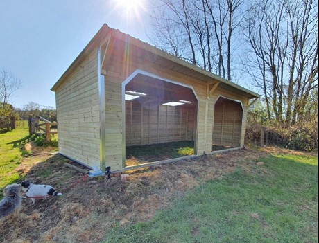 Hunter Stables: Product image 1